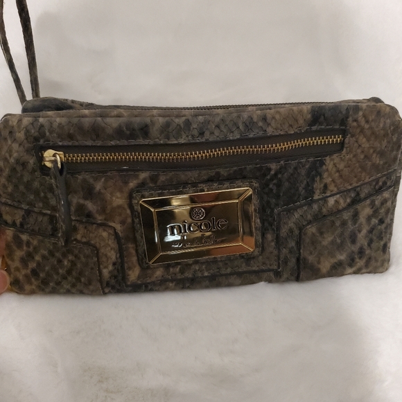 👜 Nicole Miller Snakeskin Print Wristlet - Picture 6 of 7